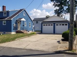 221 Archangela Ave #3, Colonia, NJ 07067