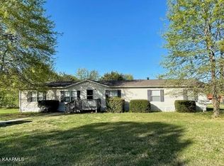 215 Abbott Rd, Lenoir City, TN 37771