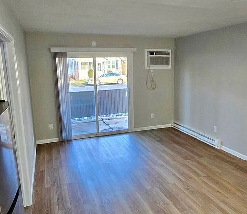 3rd image of 510 S 3rd St #F