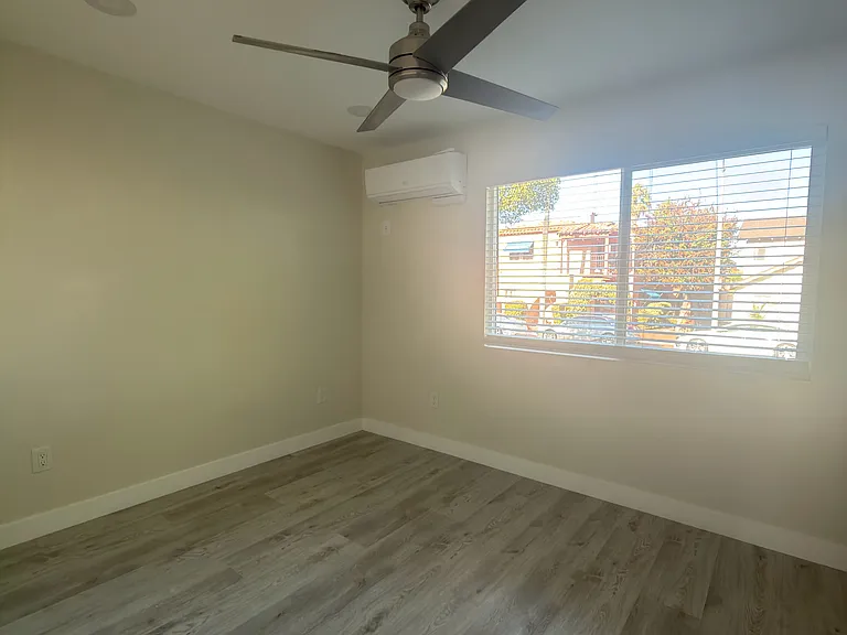 921 Belmont Ave #A — Photo 4