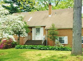 64 Lahiere Ave, Edison, NJ 08817