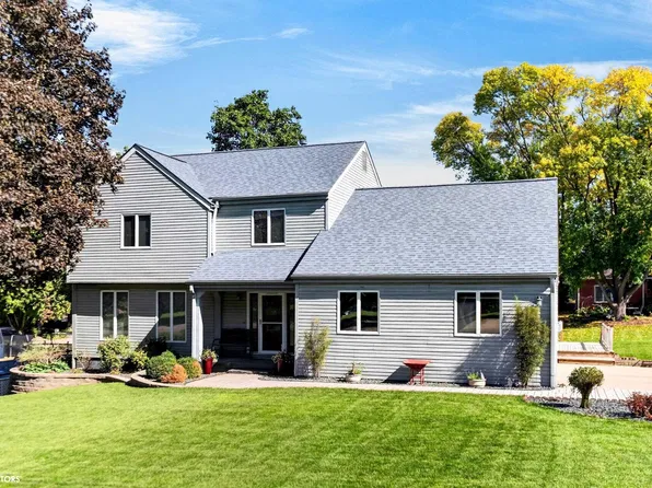 1714 Country Club Ln, Marshalltown, IA 50158