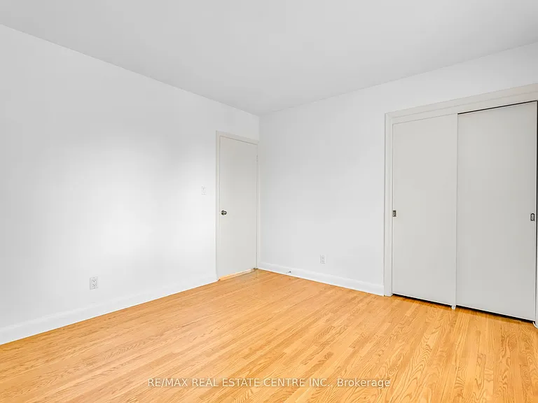 48 Maple Ave S #UPPER — Photo 25