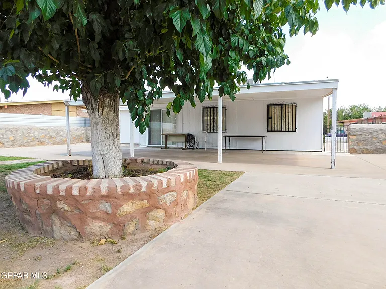 1013 Le Barron Rd — Photo 30