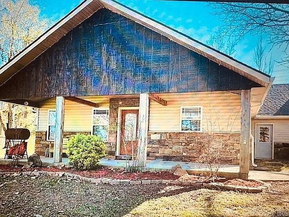 3rd image of 560 N Floral Rd