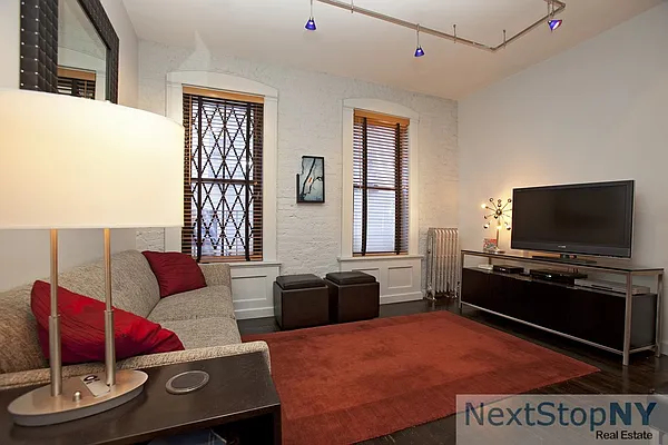 Sold by NextStopNY | media 23