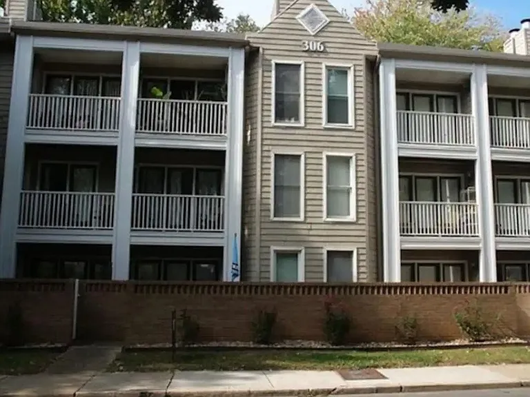306 S Cedar St #6 — Photo 1