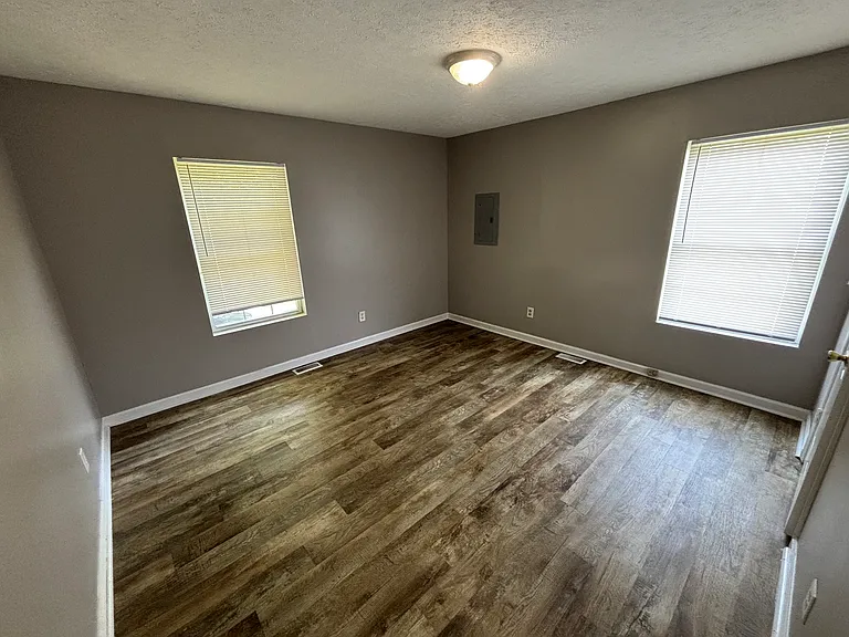 309 Clark St #B — Photo 4