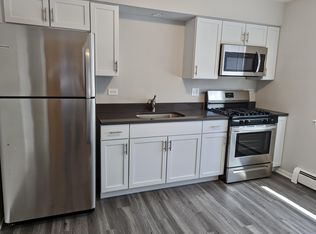 2216 S 17th Ave #2F, Riverside, IL 60546