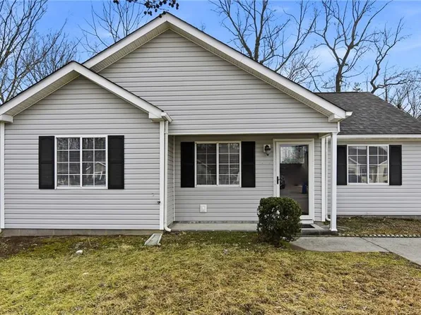 2438 Stratford Lake Rd, Winston Salem, NC 27103