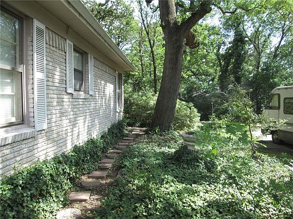 5th image of 1200 Brookhollow Dr