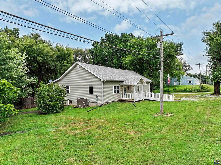 Listing photo 4