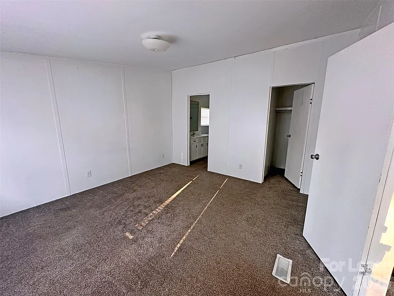 1844 Drew Dr — Photo 21