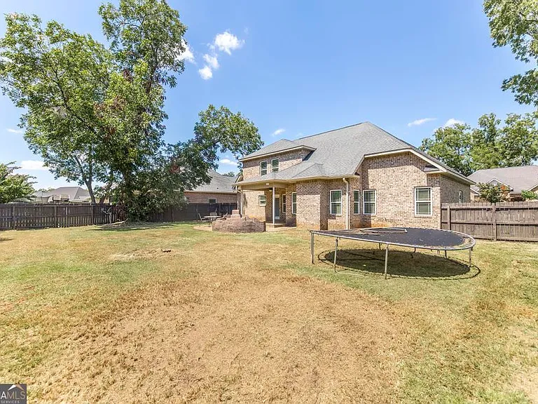 203 Norfolk Cir — Photo 31