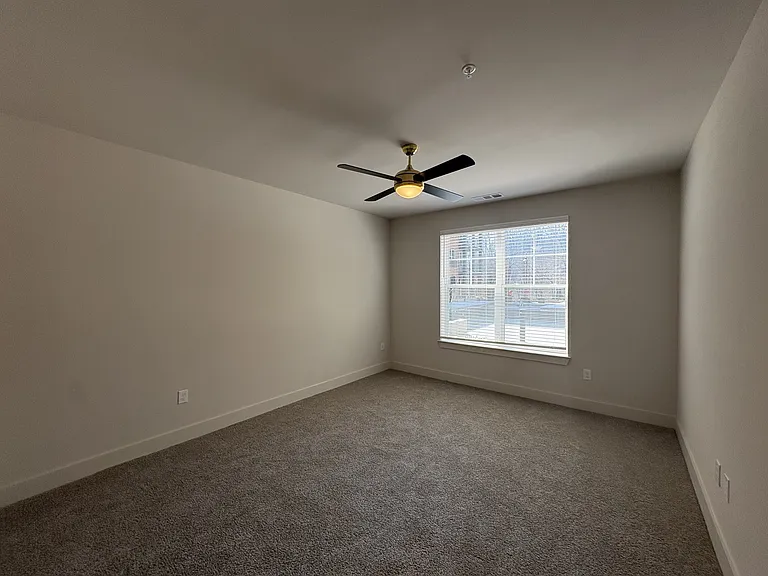 District on the Etowah Apartments — Photo 411