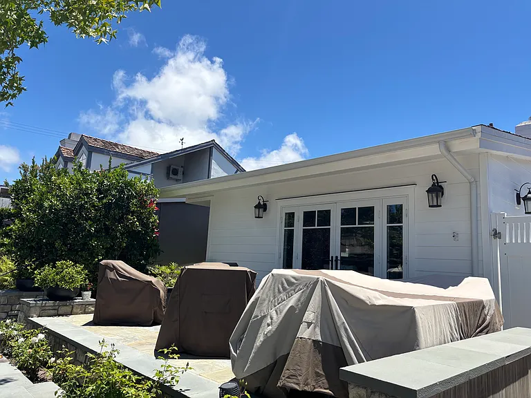412 1/2 Dahlia Ave — Photo 2