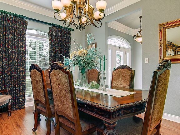 5th image of 6902 Sugar Crest Dr