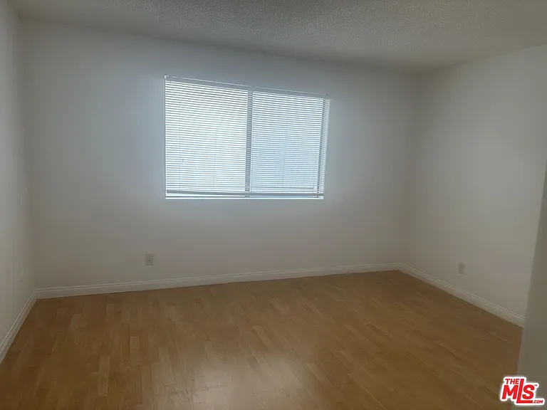 955 S Normandie Ave #201 — Photo 2