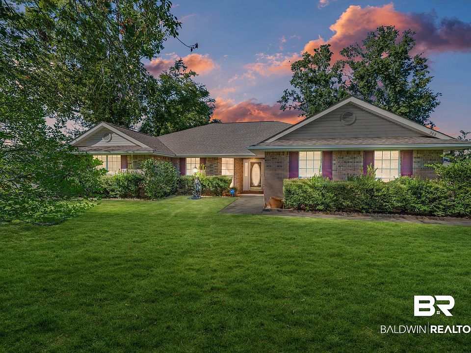 1st image of 302 Woodbridge Ct