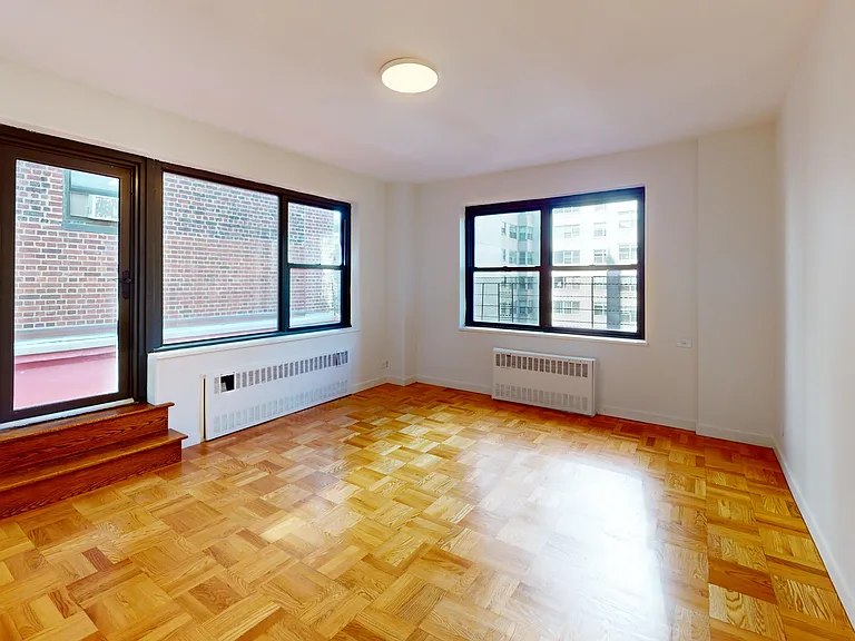 412 E 55th St #11C — Photo 8