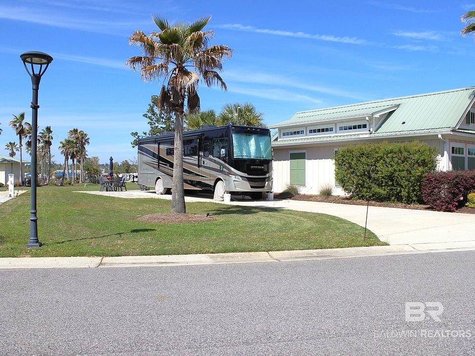 1st image of 11992 Gateway Dr