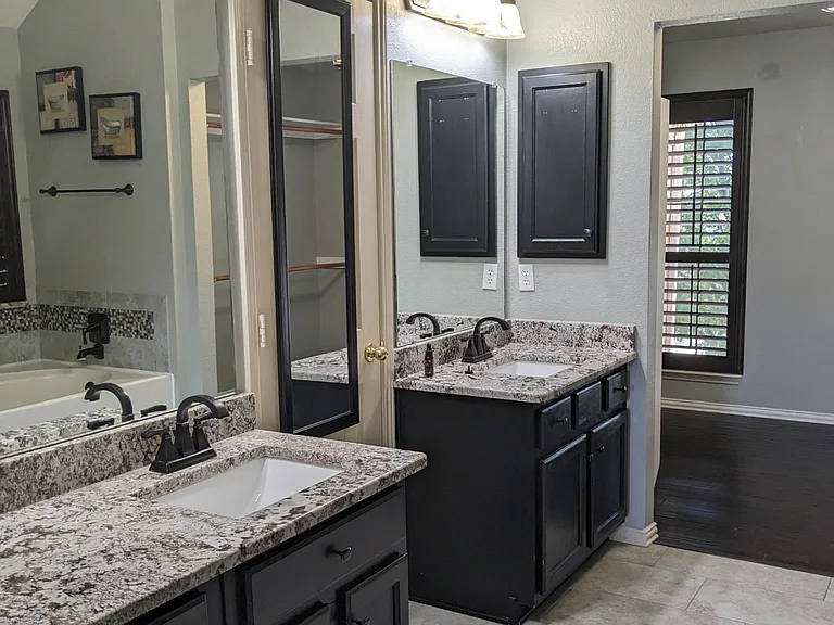 5001 Highlands Dr — Photo 9