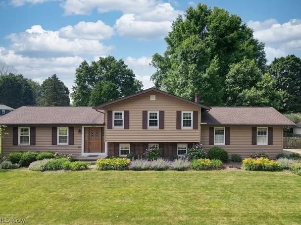 473 Hallandale Dr, Akron, OH 44333