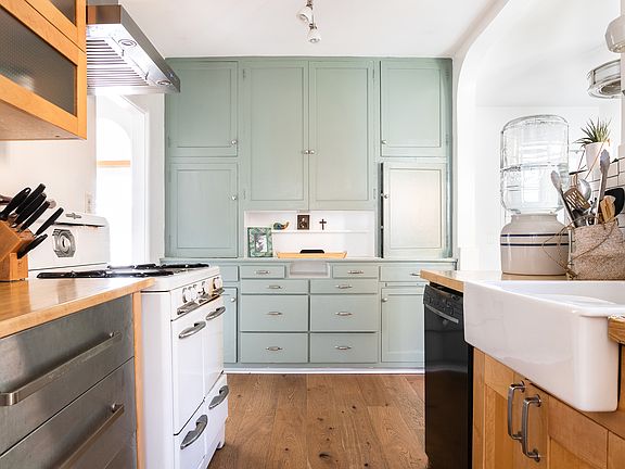 5th image of 1632 Waterloo St #1