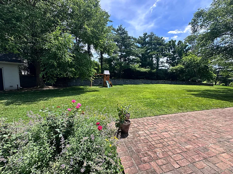 Waterside Ct — Photo 6