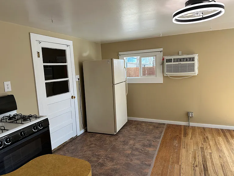 3142 W Main St — Photo 8