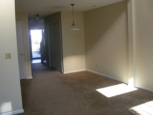 4th image of 5073 Glenwood Way