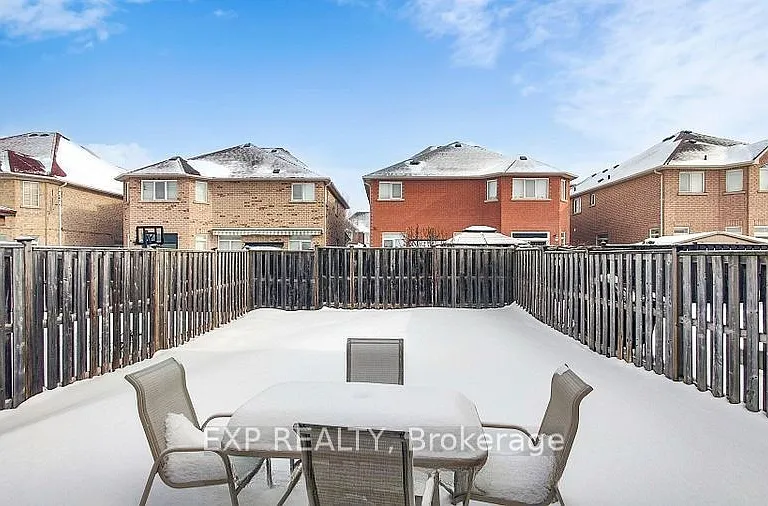 11 Martina Cres — Photo 24