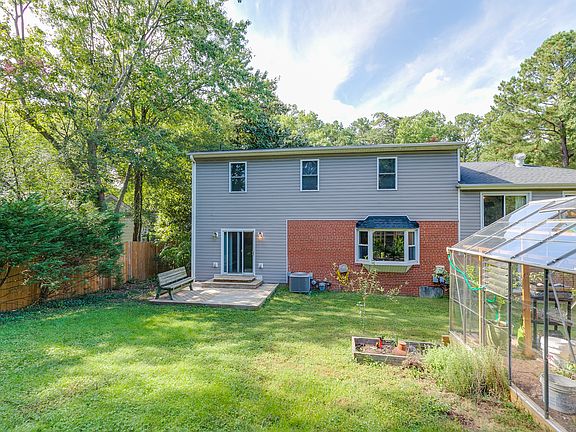 4th image of 1717 Chadwick Dr