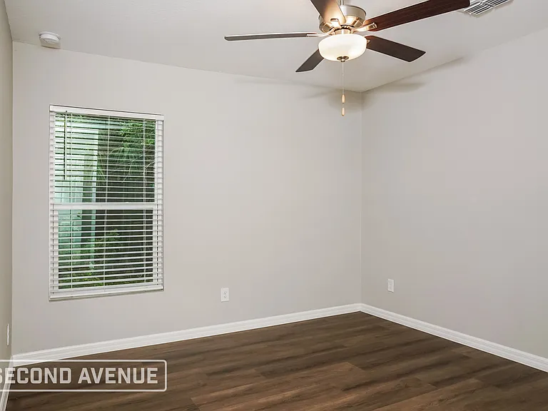 678 Rutland Cir — Photo 16
