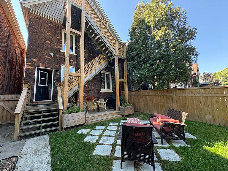 691 Wilson St — Photo 23