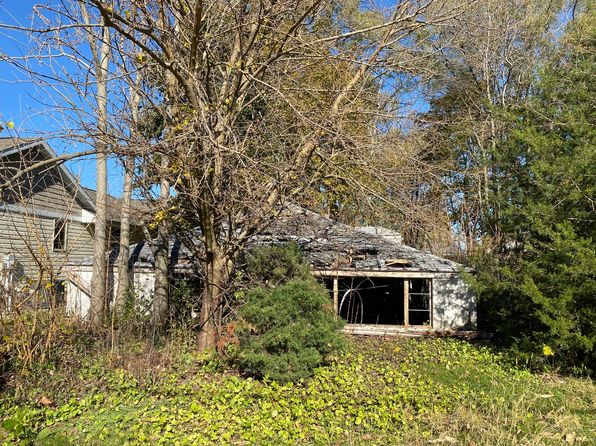 406 E Mason St, Easton, IL 62633