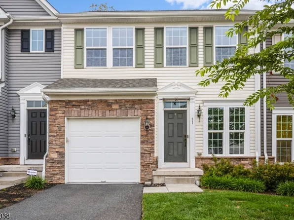 31 Woodland Way, Mount Arlington Boro, NJ 07856