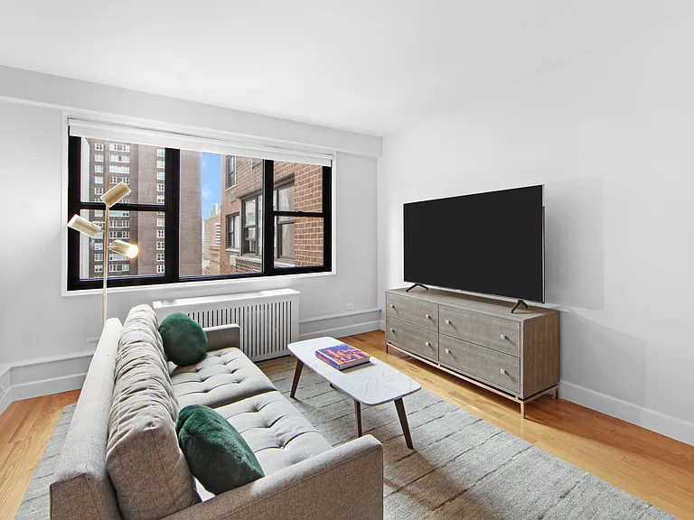 141 E 33rd St #11H — Photo 4