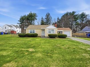 15 Kingoke Ln, Springfield, MA 01129