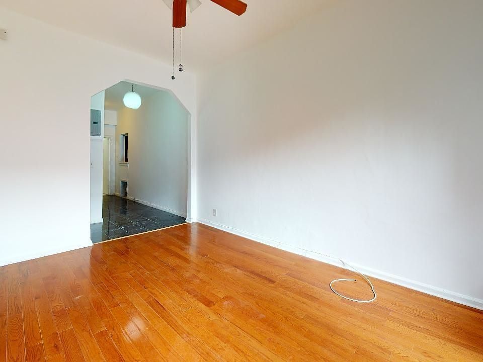2nd image of 137 E 30th St APT 3