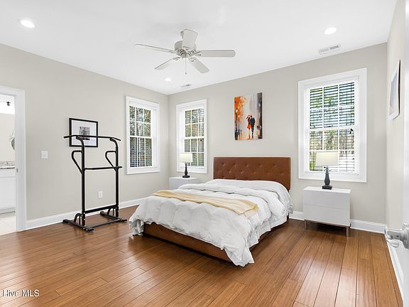 5th image of 61 Spinnaker Point Road N