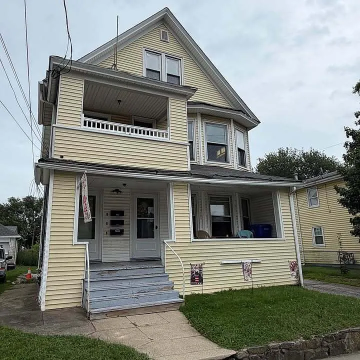 264 Clover St #2