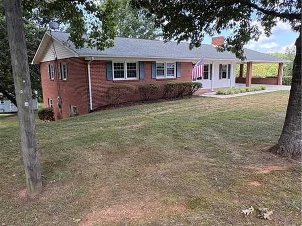 756 Welcome Home Ch Rd, North Wilkesboro, NC 28659