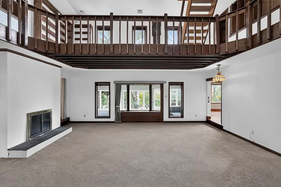 4 bed, 2742 sqft, $3,200 — Photo 2