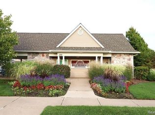 1327 Heatherwood Ln, Ann Arbor, MI