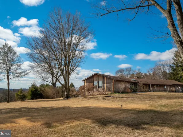 370 Lucky Hill Rd, West Chester, PA 19382