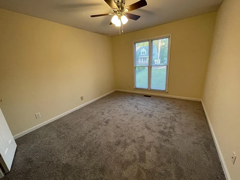 929 Nottingham Dr — Photo 15