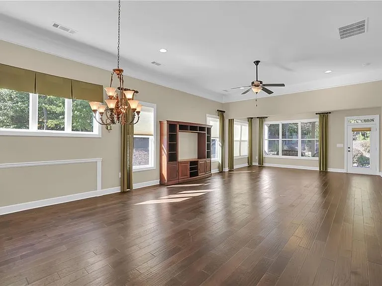 3708 Majestic Oak Dr — Photo 8