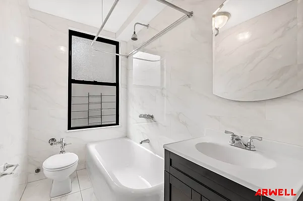 Rented by Arwell Realty | media 14