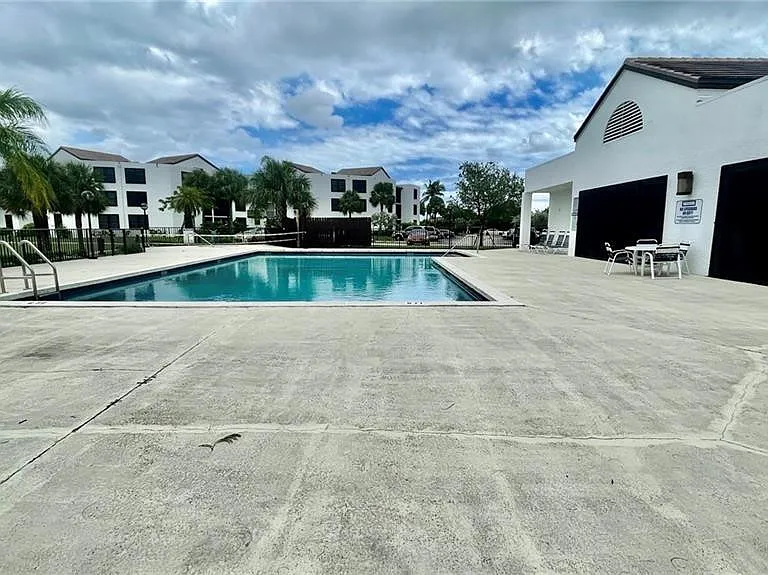 215 Lake Pointe Dr #101 — Photo 19